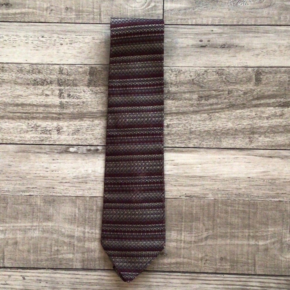 Mondo di Marco burgundy tie